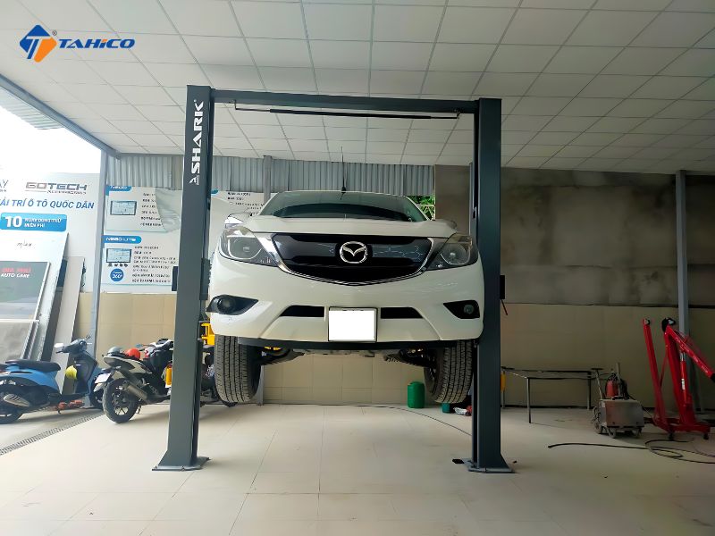 Cầu nâng 2 trụ cáp trên 4.5 tấn SHARK