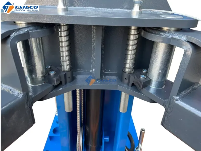 Cầu nâng 2 trụ Bluresea TC45EA 4,5 tấn cổng trên | Khóa điều khiển bằng điện