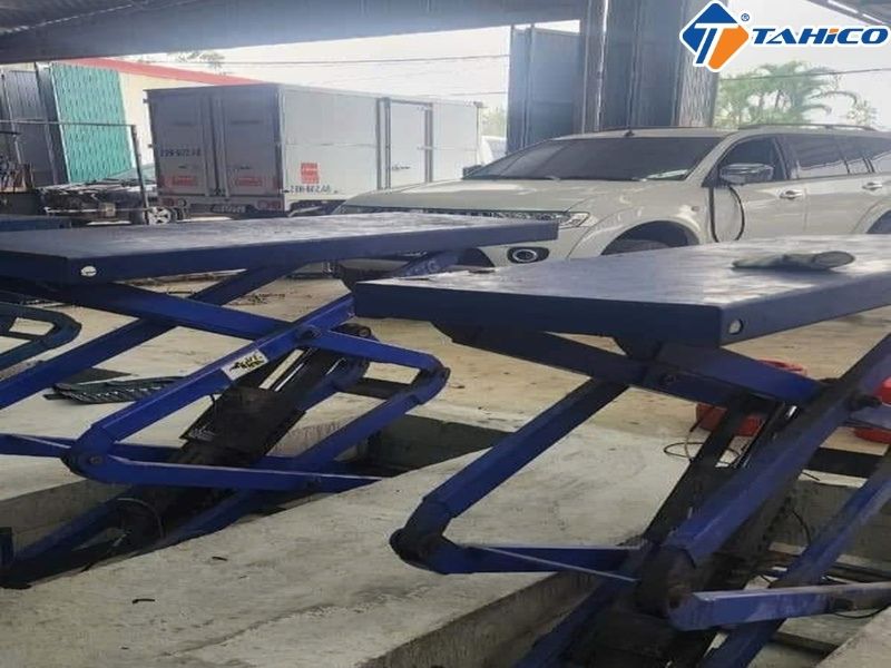 Cầu nâng cắt kéo cũ sửa chữa ô tô thanh lý