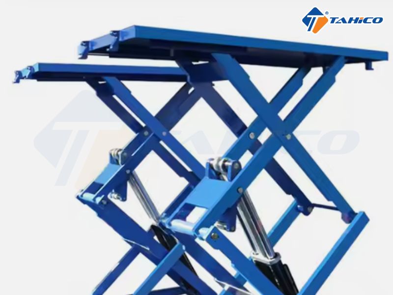 Cầu nâng được trang bị cóc hãm an toàn bằng cơ khí