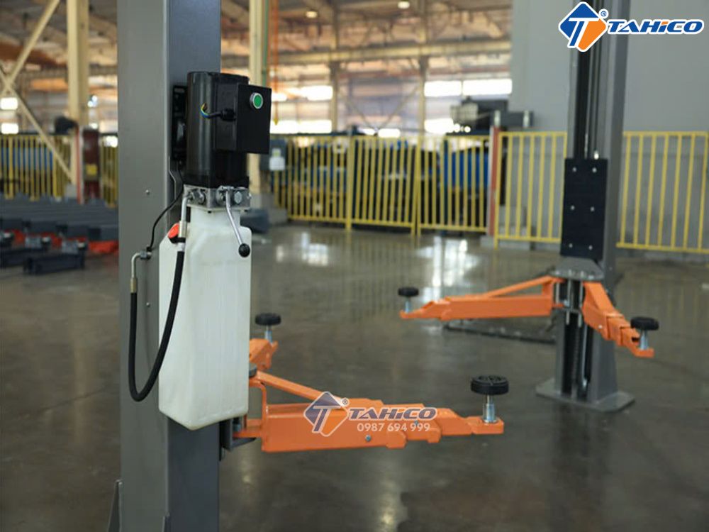 Cầu nâng hai trụ Weijia DH204YAS cổng trên
