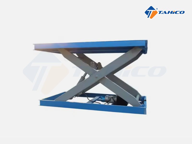 Cầu nâng có hệ thống thủy lực hoạt động mạnh mẽ