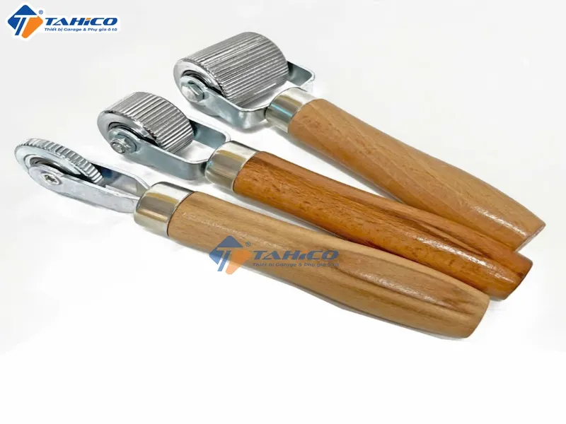 Con lăn hợp kim loại tay cầm gỗ cao cấp | 3 kích thước