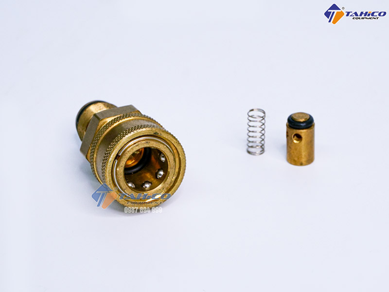 cum-van-1-chieu-dau-may-rua-xe-cao-ap-4