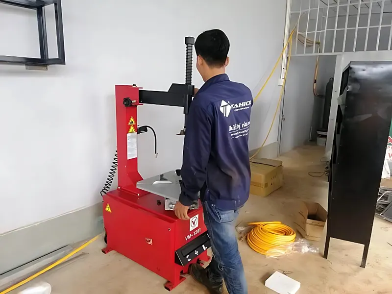 Dịch vụ sửa chữa - bảo dưỡng máy ra vào lốp