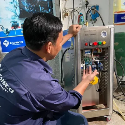 Dịch vụ bảo dưỡng máy rửa xe hơi nước nóng