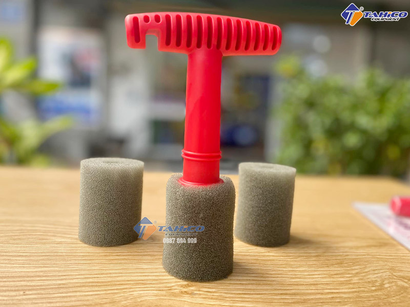 Dụng cụ vệ sinh ốc mâm/lazang bánh xe ô tô