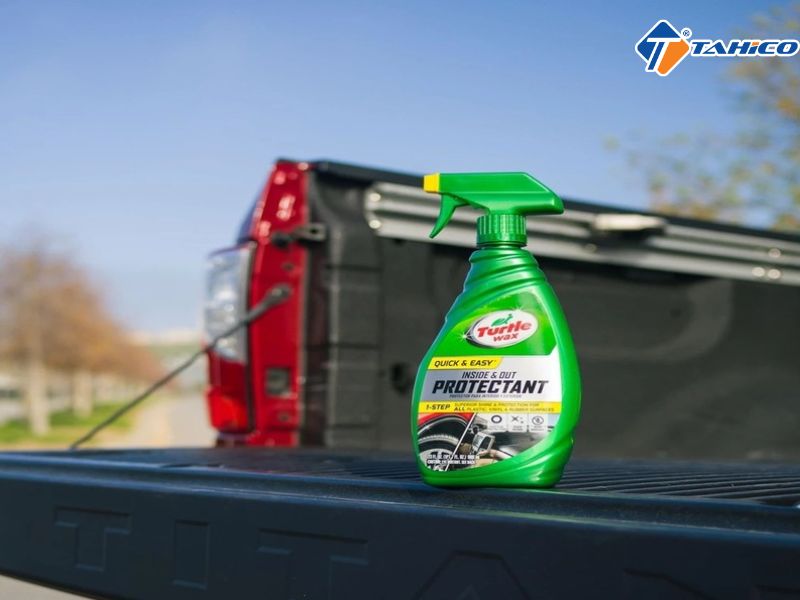 Dung dịch dưỡng nhựa, cao su Turtle Wax 680ml