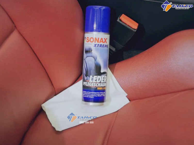 dung-dich-lam-sach-va-cham-soc-da-sonax-xtreme-2