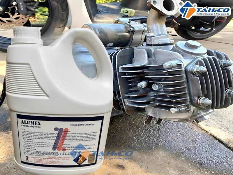 Dung dịch tẩy gầm và lốc máy ALUMEX-XM