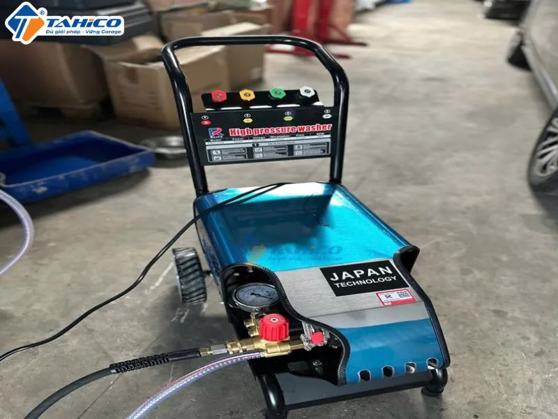 Máy rửa xe áp lực Erito ERCC-2100 2000W 120 bar