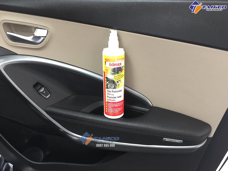 hu-dich-lam-sach-va-bao-quan-sonax-trim-protectant-3