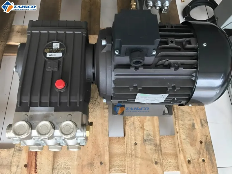 Máy rửa xe InterPump-75200 7.5hp áp 200 bar - Italy