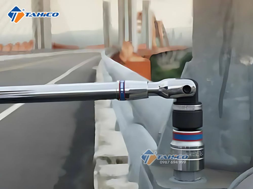 Khẩu tuýp 3/4" Kingtony 633070M - 70mm, 12 cạnh, Trắng, Dài 88mm