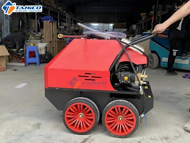 Máy rửa xe nước nóng Kuhong HMB2515 5.5kw 3600psi 90 độ
