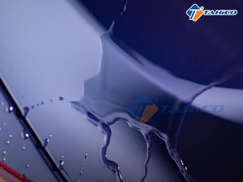 Tạo lớp bảo vệ làm cho các hạt nước trượt khỏi bề mặt sơn