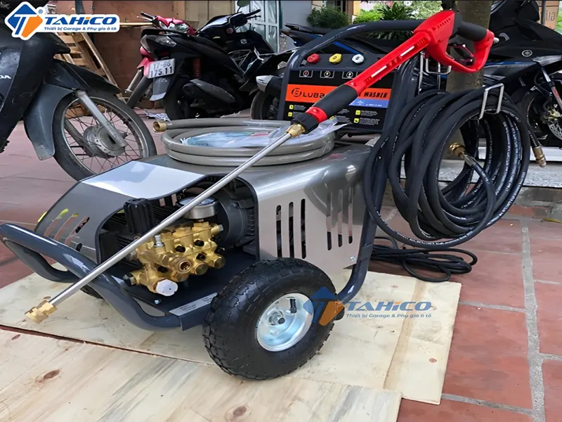 Máy rửa xe Luba 18M17.5-3S4 3kw 2200PSI 1 pha 220V