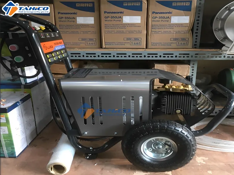 Máy rửa xe Luba LT3.7S2-1507 3.7kw 2600PSI