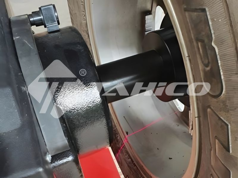 Máy cân bằng động Laser TC-2000E