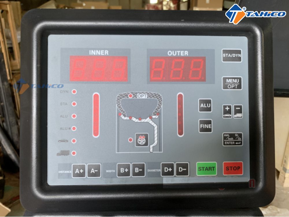 Máy cân bằng lốp xe Titano STD-462 Italy