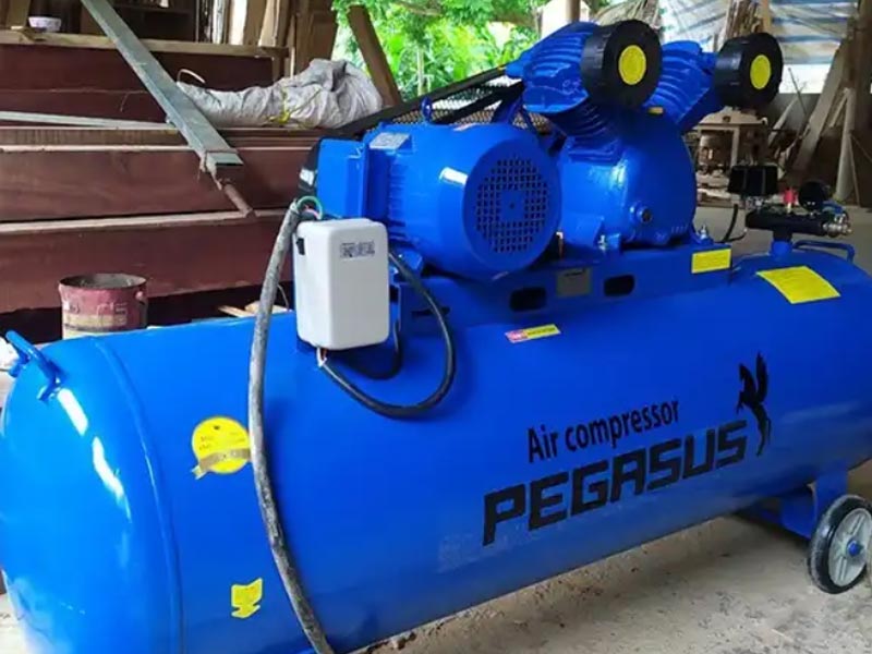Máy nén khí dây đai Pegasus 5.5HP 180 lít