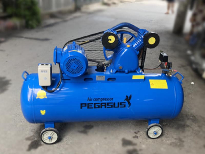 Máy nén khí dây đai Pegasus 7.5HP 330 lít