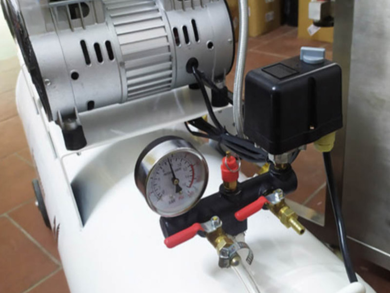 Máy nén khí không dầu giảm âm Pegasus 3HP 70 lít