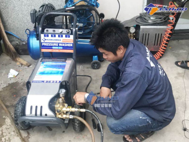 Máy phun rửa áp lực cao dùng cho tiệm rửa xe KL2600