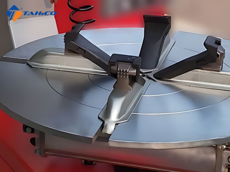 Máy ra vào lốp cho tiệm thay vỏ SK900