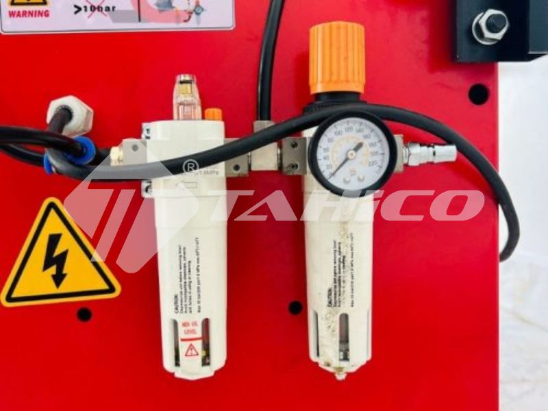 Máy ra vào lốp xe ô tô TC-920