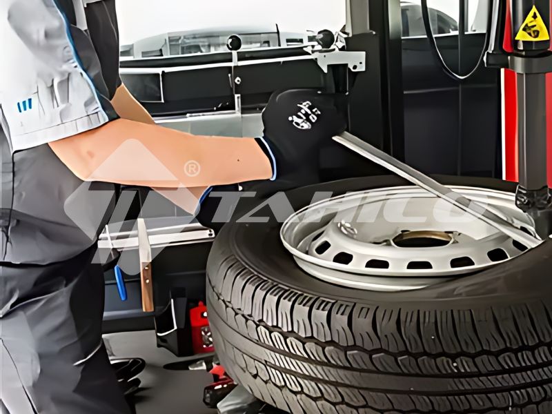 Máy ra vào lốp xe ô tô TC-920