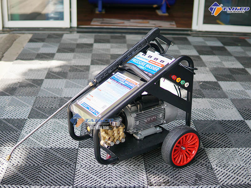 Máy rửa xe cao áp 1 pha cho tiệm ô tô Kokoro 3KW
