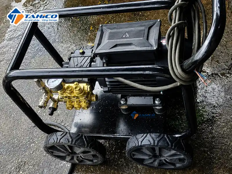 Máy rửa xe cao áp OEM P15-200-5HP điện 220V áp 200 bar