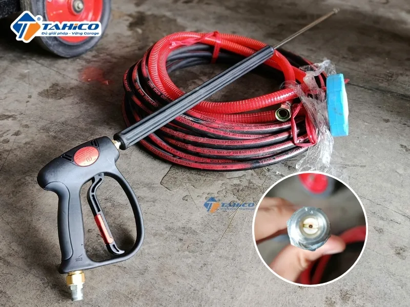 Máy đi kèm đầy đủ các phụ kiện