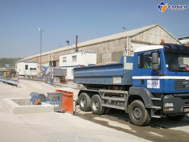 may-rua-xe-cong-truong-tu-dong-r08d-geowell-4may-rua-xe-cong-truong-tu-dong-r08d-geowell-4