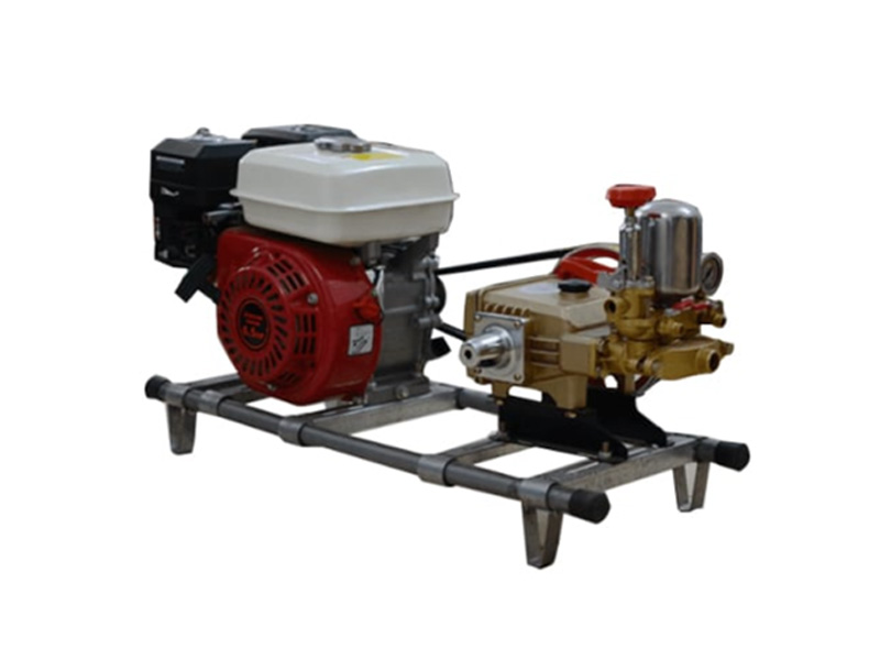 Máy rửa xe dây đai chạy xăng 6.5HP