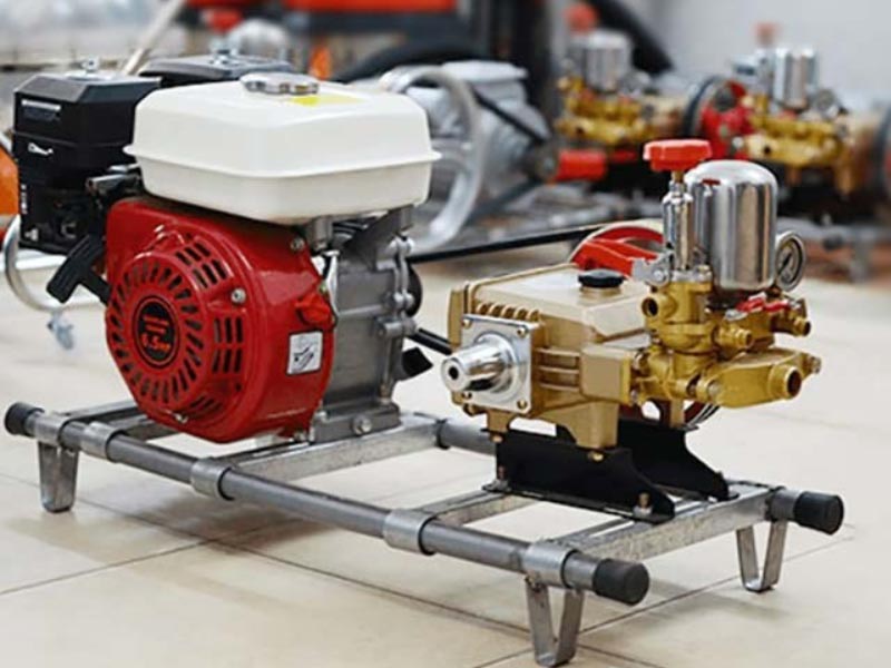 Máy rửa xe dây đai chạy xăng 6.5HP