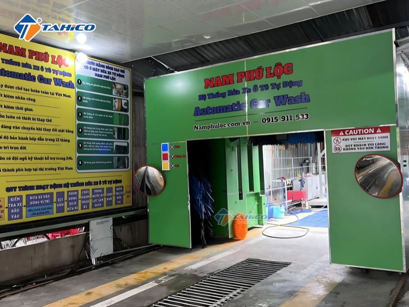 Máy rửa xe ô tô tự động Nam Phú Lộc
