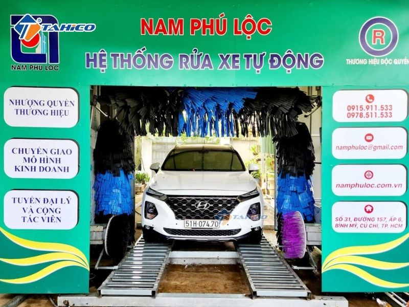 Máy rửa xe ô tô tự động Nam Phú Lộc