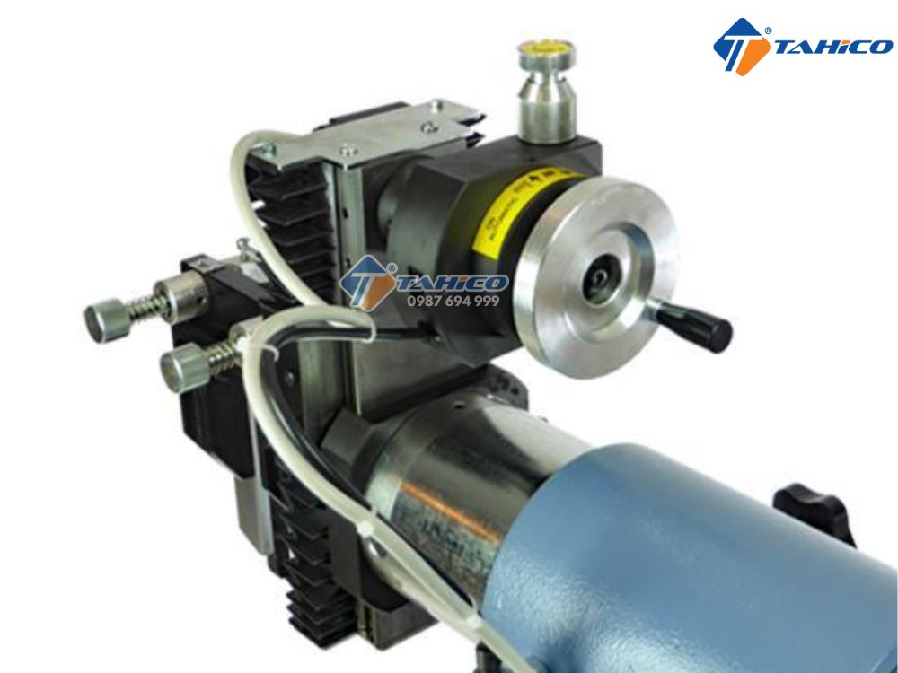 Máy tiện đĩa phanh TR502.STD cho xe du lịch và tải nhỏ