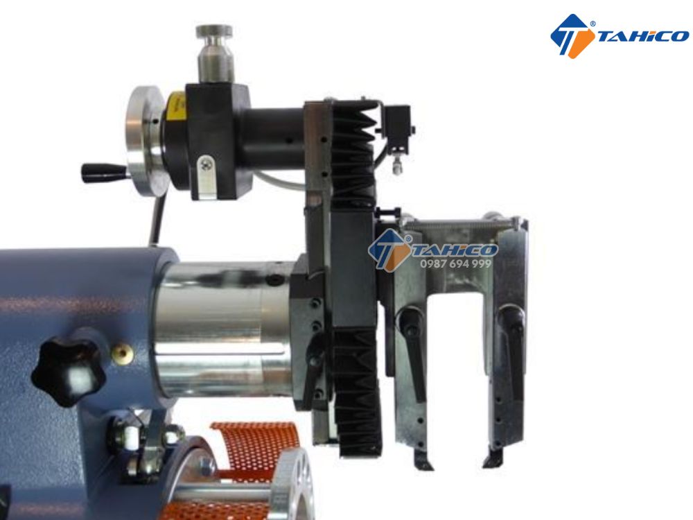 Máy tiện đĩa phanh TR502.STD cho xe du lịch và tải nhỏ