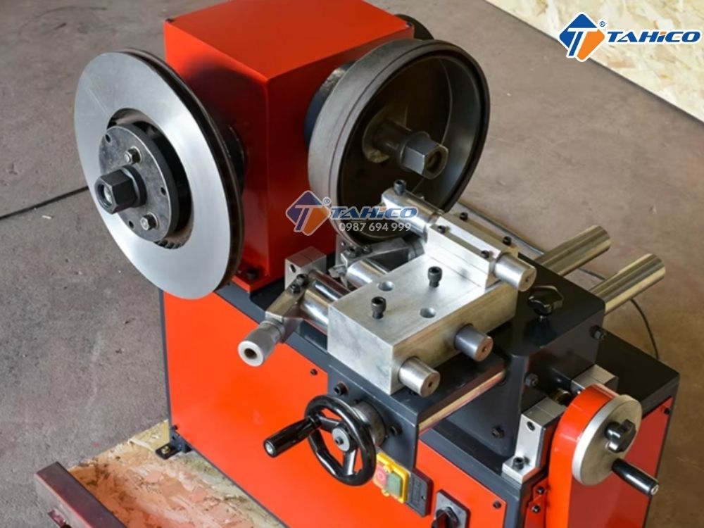 Máy tiện đĩa phanh trống phanh C9335A
