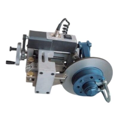 Máy tiện láng đĩa phanh trên xe TD302.MNF