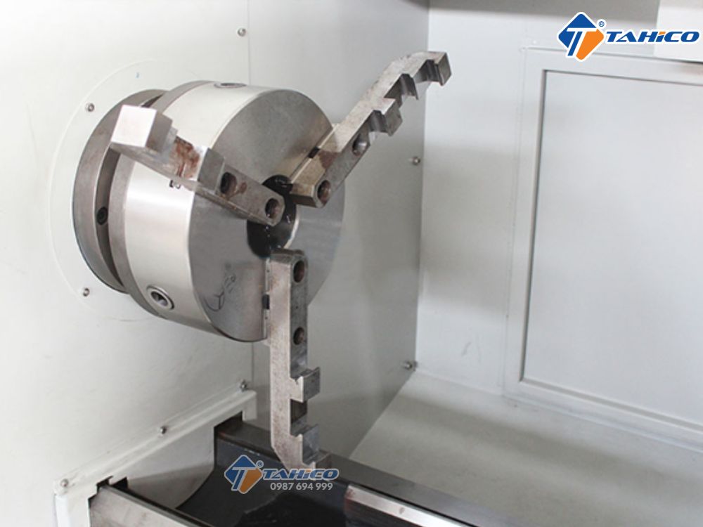 Máy tiện mặt mâm ô tô YZ CNC WRC22