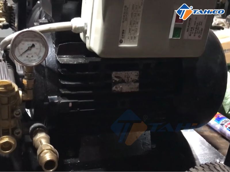 Motor máy hoạt động mạnh mẽ