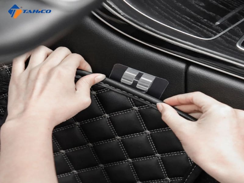 Miếng nhựa cố định sàn Simili xe ô tô