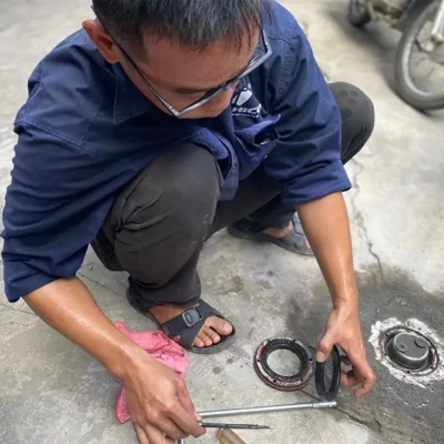Nhân công và vật tư thay phốt ben nâng rửa xe máy
