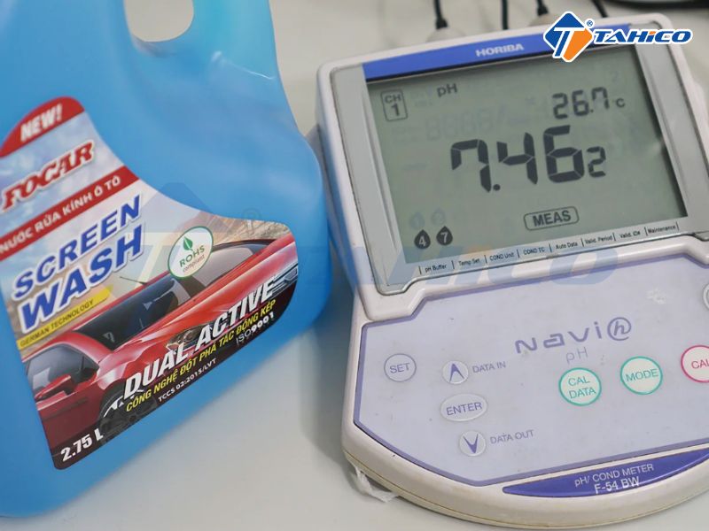 Nước rửa kính cao cấp Screen Wash FC111