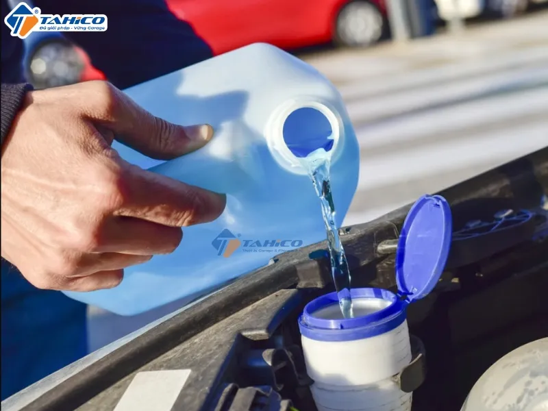 Nước rửa kính ô tô NPR Clean Glass 2,75 lít