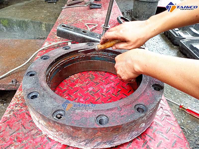 phot-cau-nang-rua-xe-o-to-mot-tru-viet-nam-2